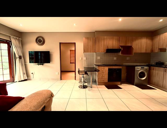 2 BEDROOM APARTMENT FOR SALE IN BRYANSTON